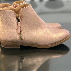 NWOT Girls Rose Gold Ankle Boot